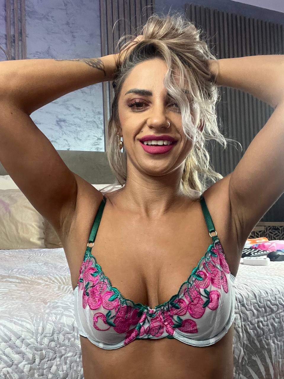 Image ArianaBlakes 9