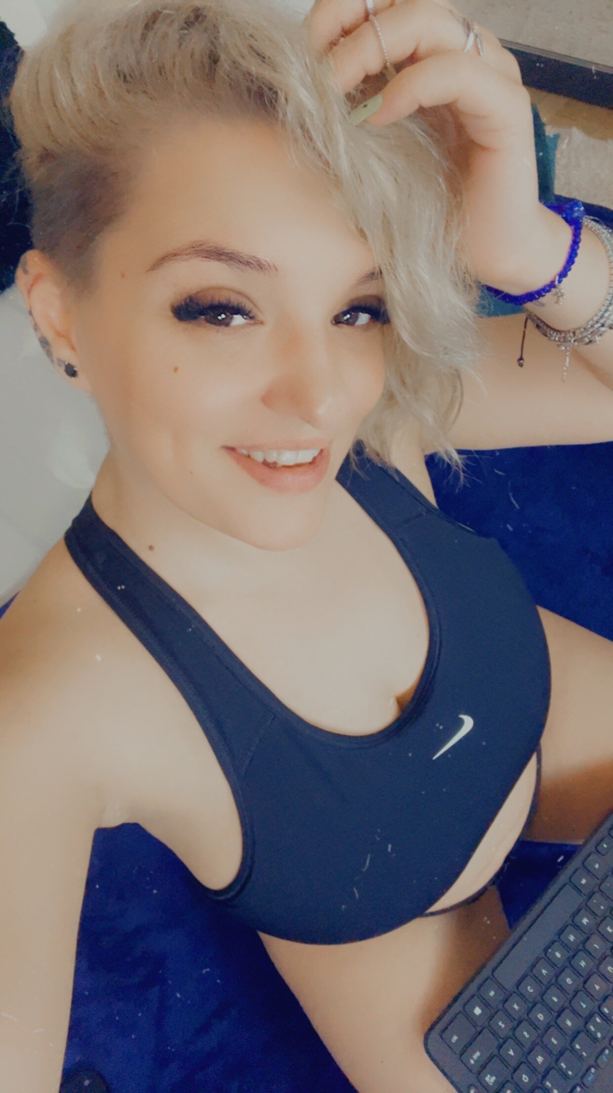 Image RachelGoldd 16