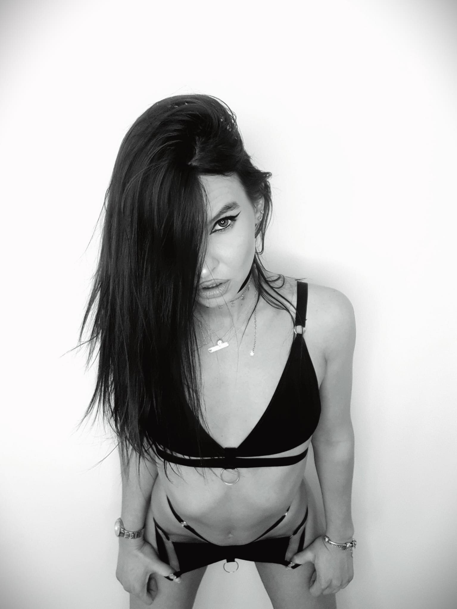 Image _alleyesonme_ 2