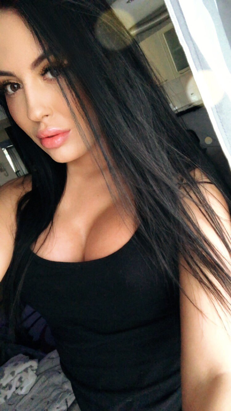 Image hotdeedee 2